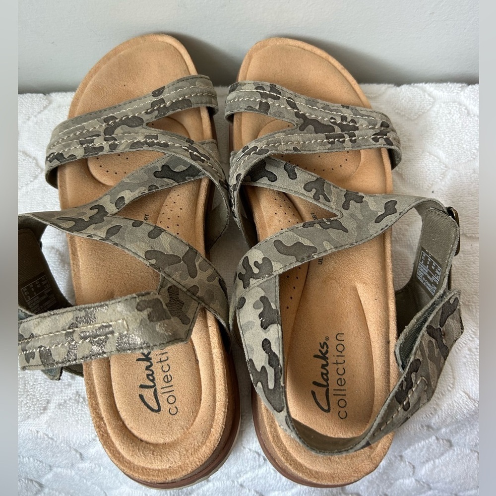 Clarks Sandals Womens Size 9 Brynn Step Gray Camo Shimmery Slingback Strappy - Picture 7 of 8